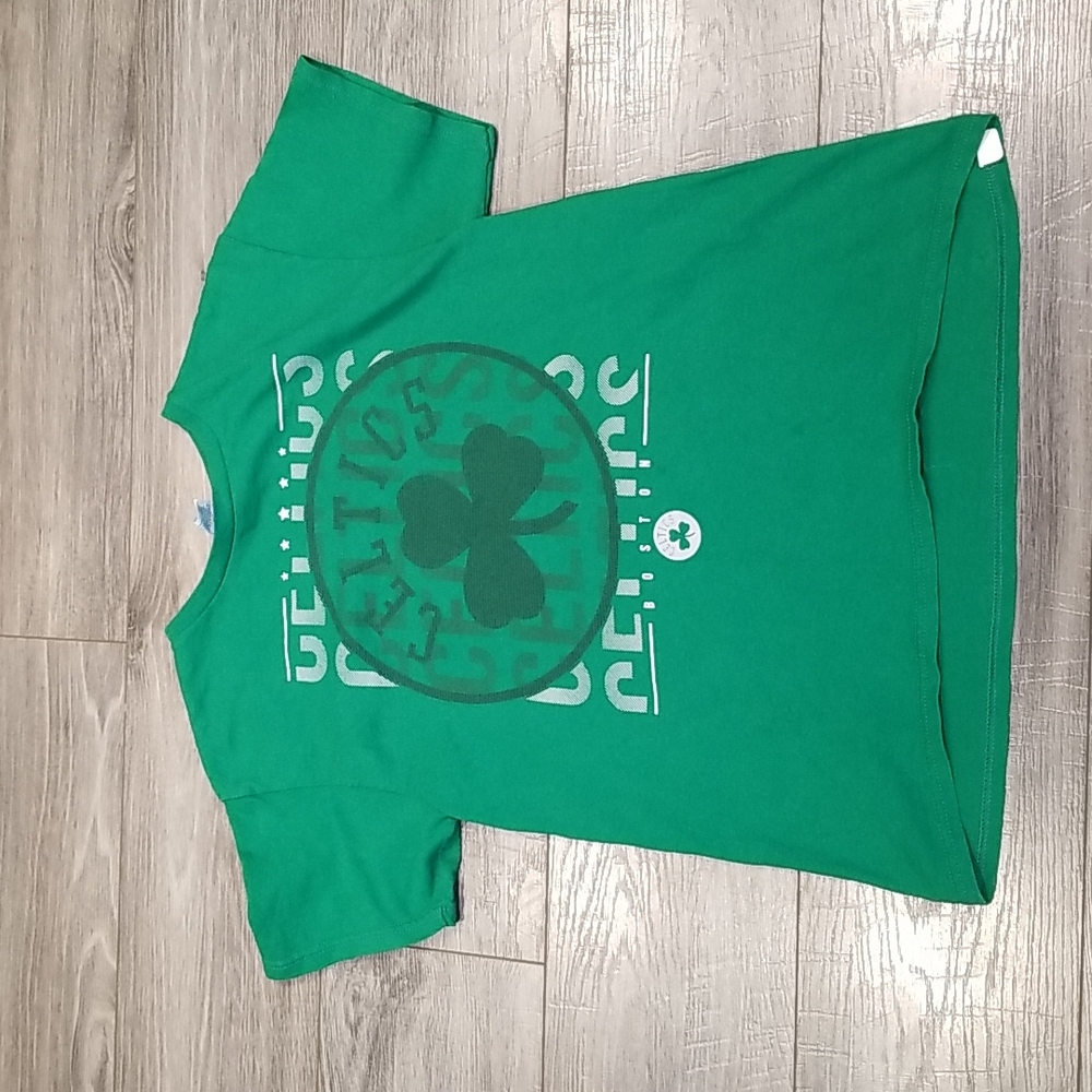 Delta Pro Weight Boston Celtics Youth sz M 100% Preshrunk Cotton